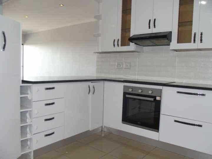 To Let 2 Bedroom Property for Rent in Parklands Western Cape